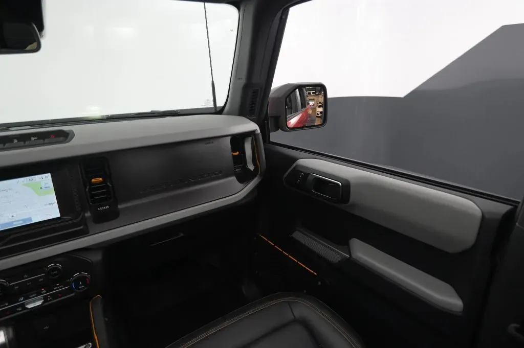 Ford Bronco photo 34