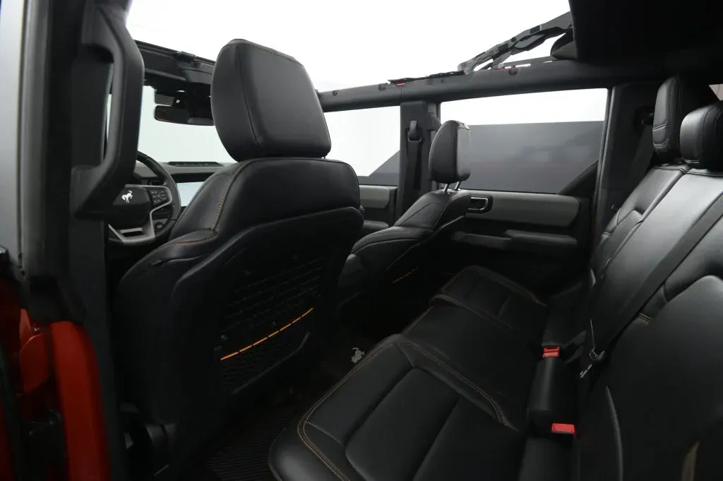 Ford Bronco photo 45