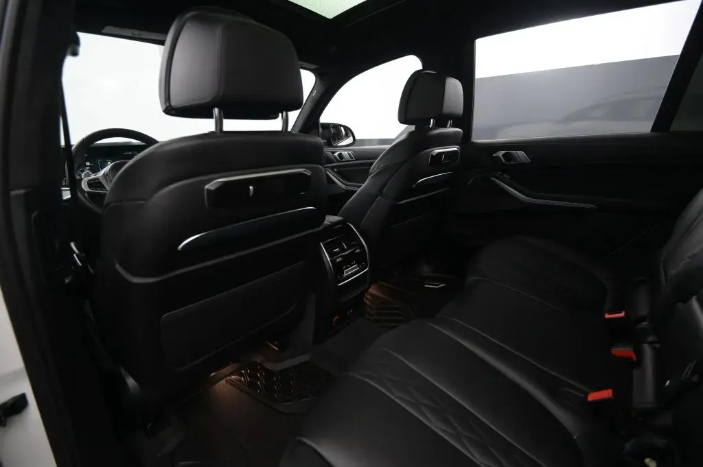 BMW X7 photo 49