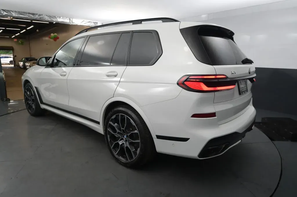 BMW X7 photo 3