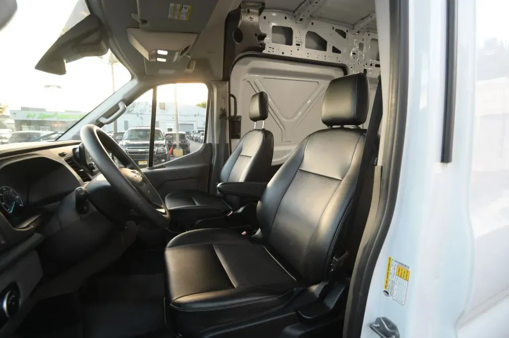 Ford Transit-350 photo 42