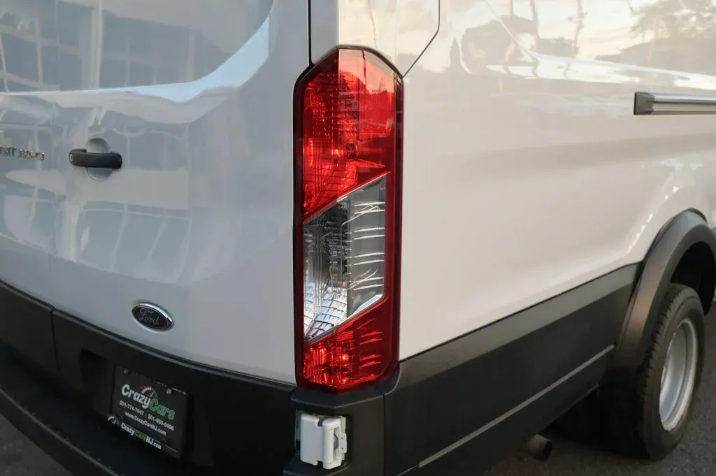 Ford Transit-350 photo 18