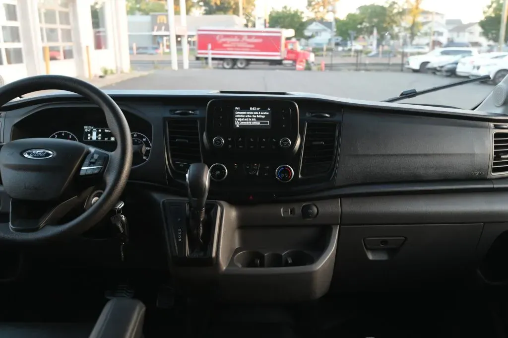 Ford Transit-350 photo 34