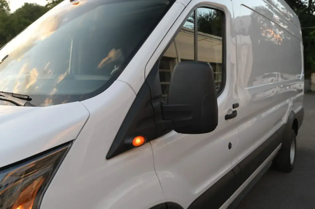 Ford Transit-350 photo 10