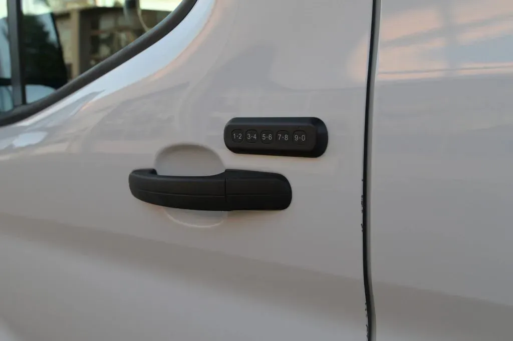 Ford Transit-350 photo 13