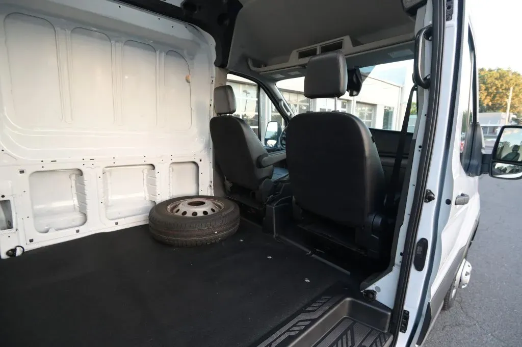 Ford Transit-350 photo 27