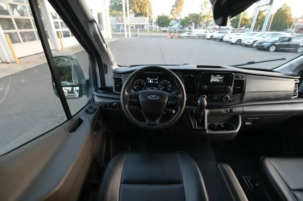 Ford Transit-350 photo 37