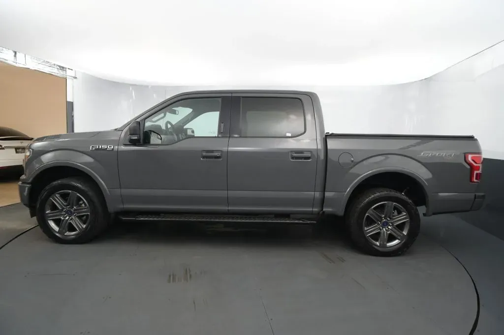 Ford F-150 photo 2