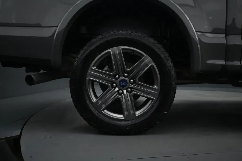 Ford F-150 photo 19