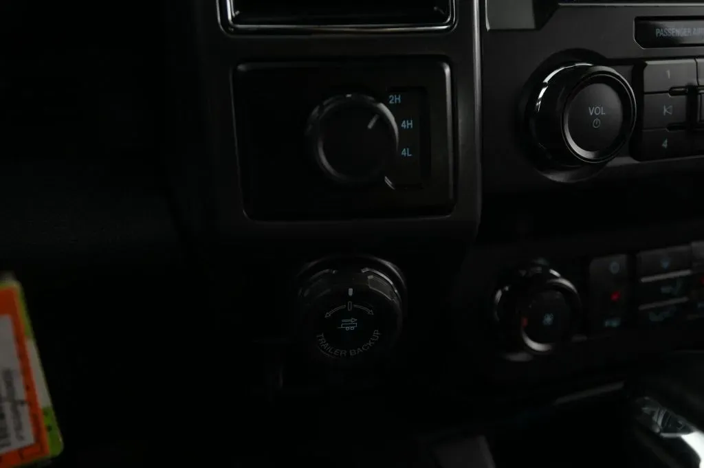 Ford F-150 photo 26