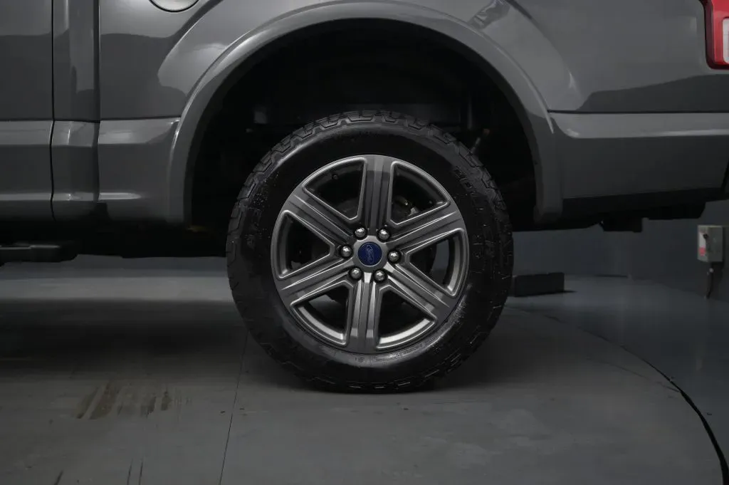 Ford F-150 photo 15