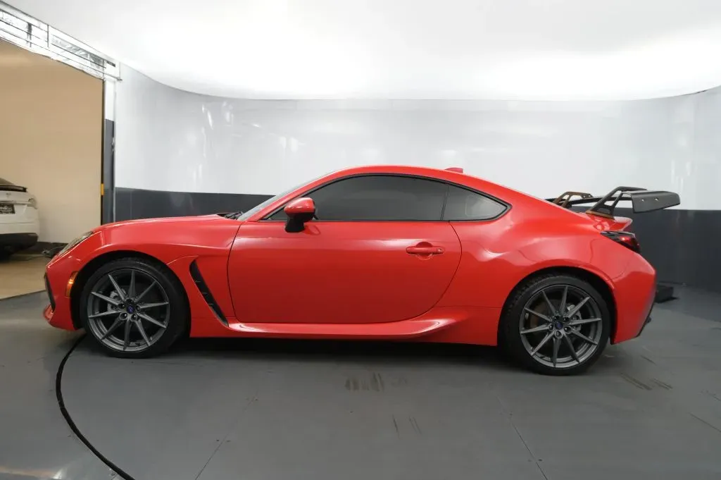 Subaru BRZ photo 2