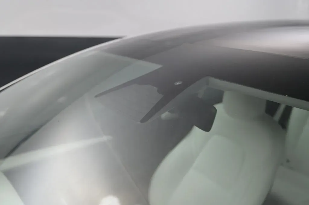 Tesla Model 3 photo 11