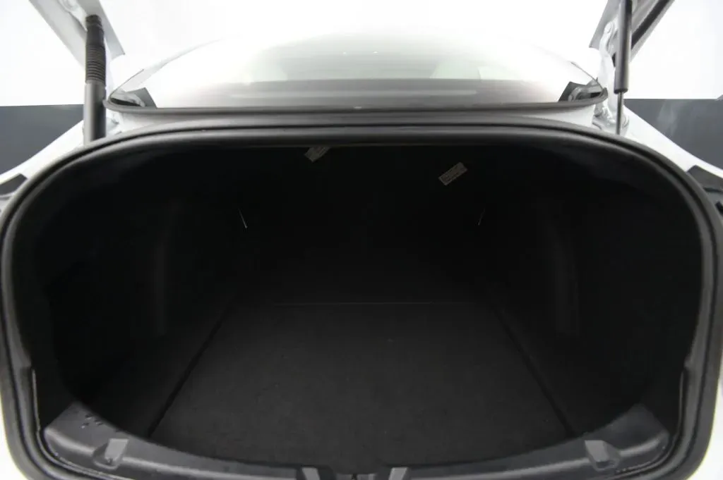 Tesla Model 3 photo 42