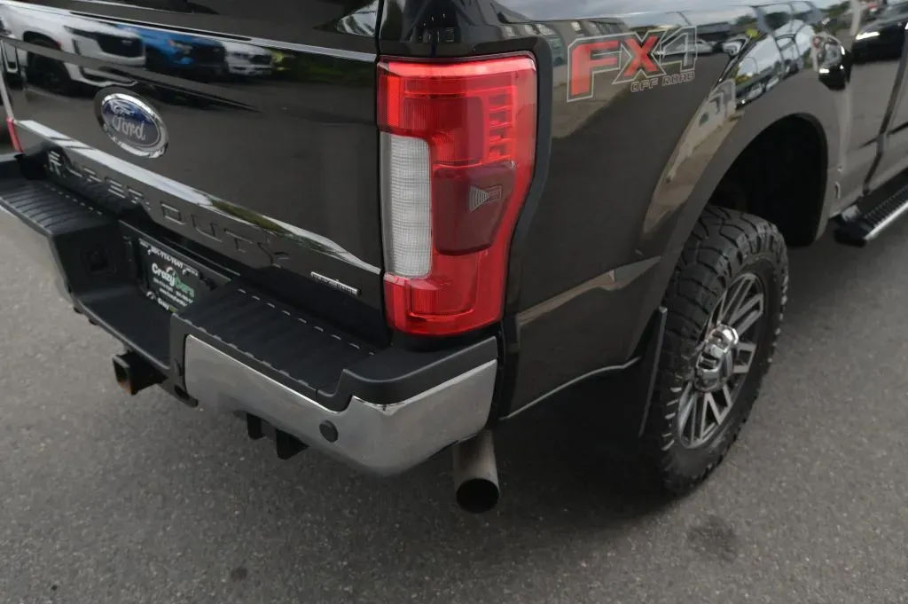 Ford F-250 photo 17