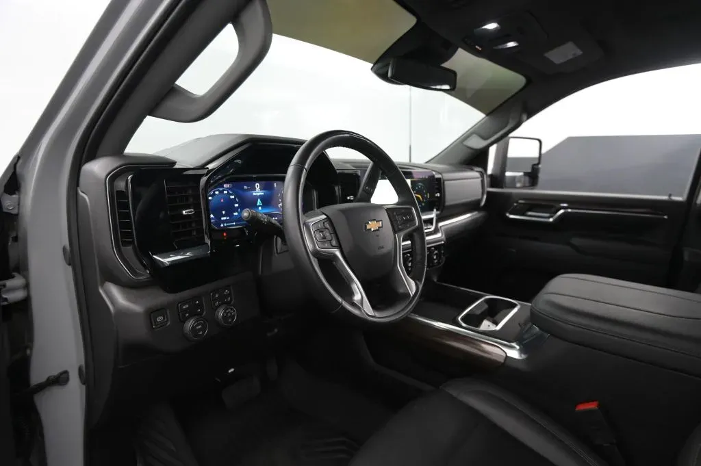 Chevrolet Silverado photo 46