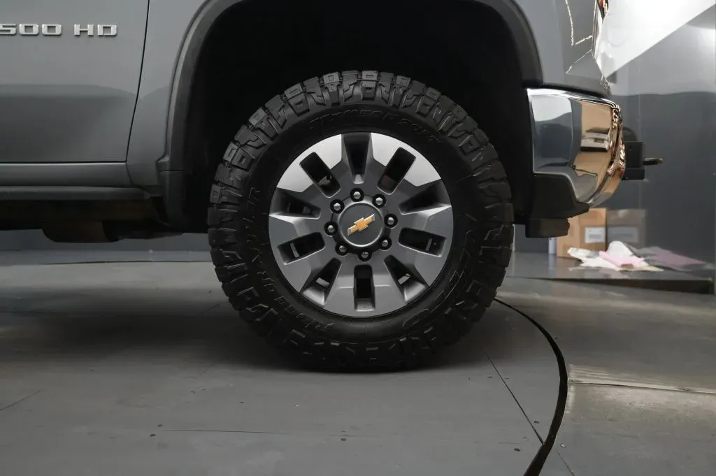 Chevrolet Silverado photo 26