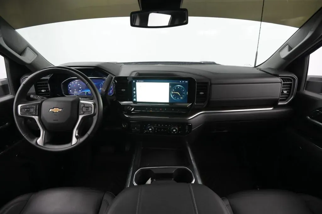 Chevrolet Silverado photo 39