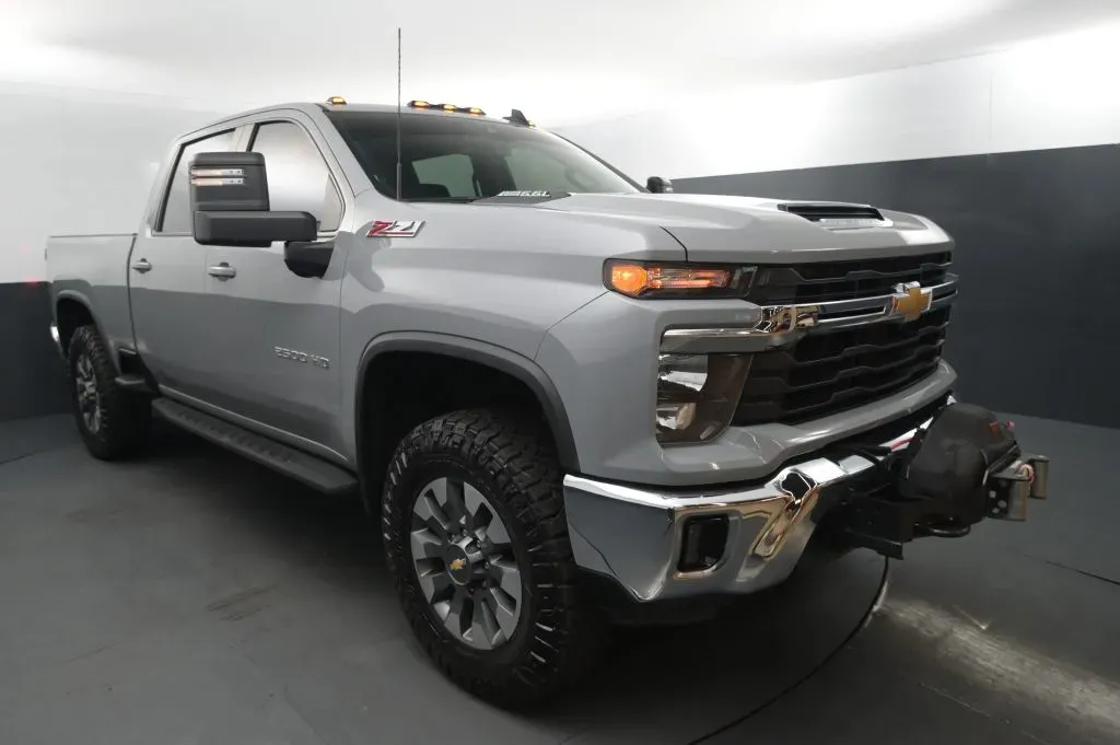 Chevrolet Silverado photo 7