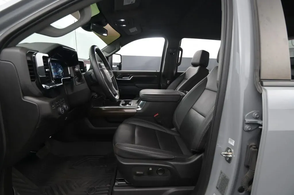 Chevrolet Silverado photo 45