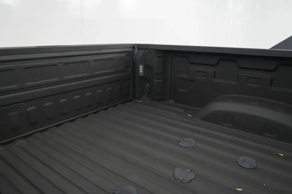 Chevrolet Silverado photo 24