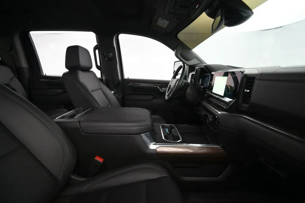 Chevrolet Silverado photo 54