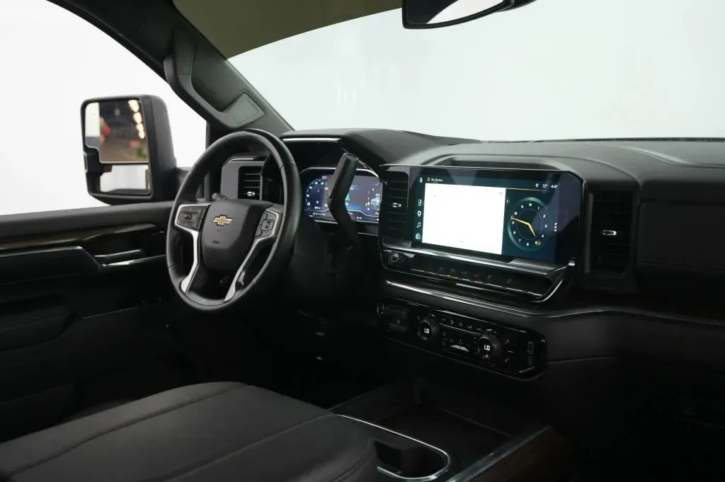 Chevrolet Silverado photo 53