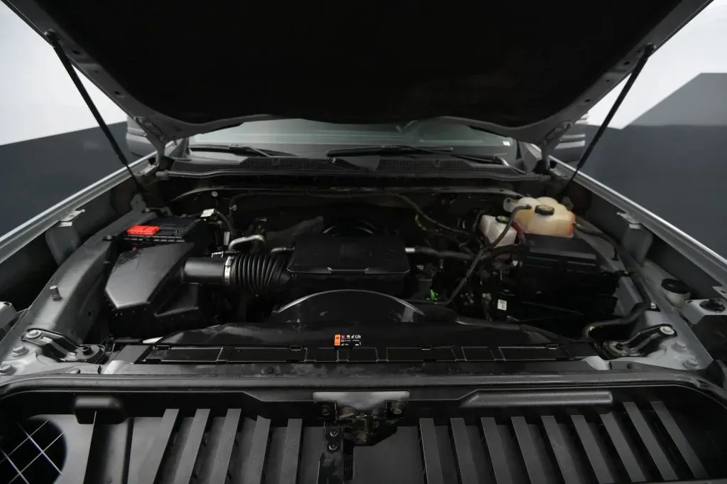 Chevrolet Silverado photo 27