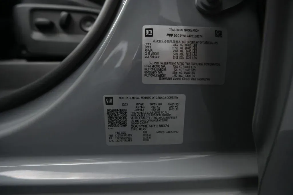 Chevrolet Silverado photo 28