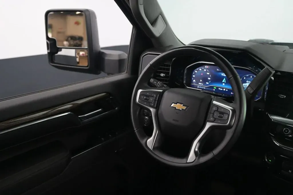 Chevrolet Silverado photo 42