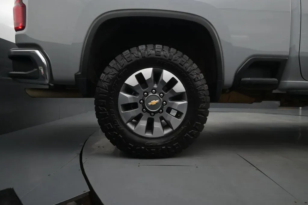 Chevrolet Silverado photo 25