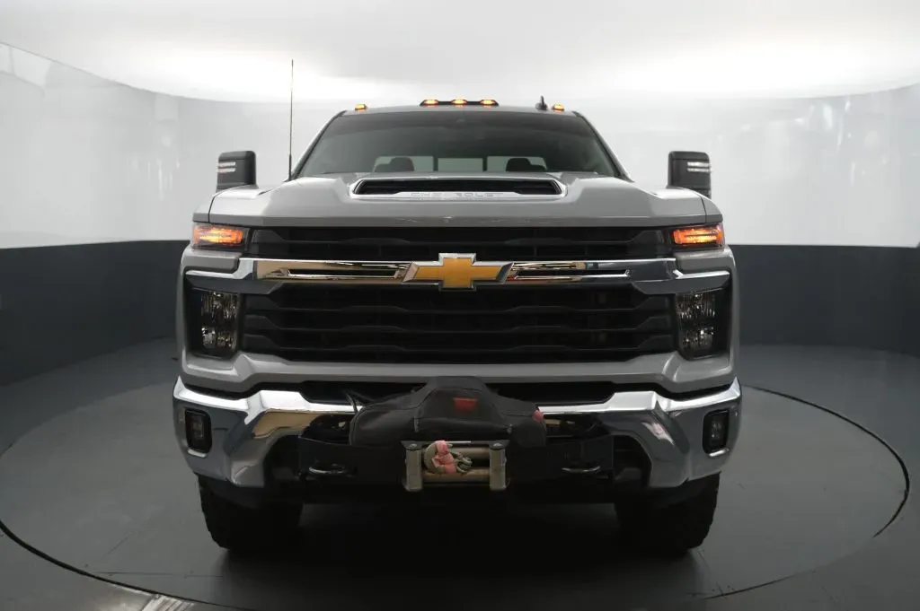 Chevrolet Silverado photo 8
