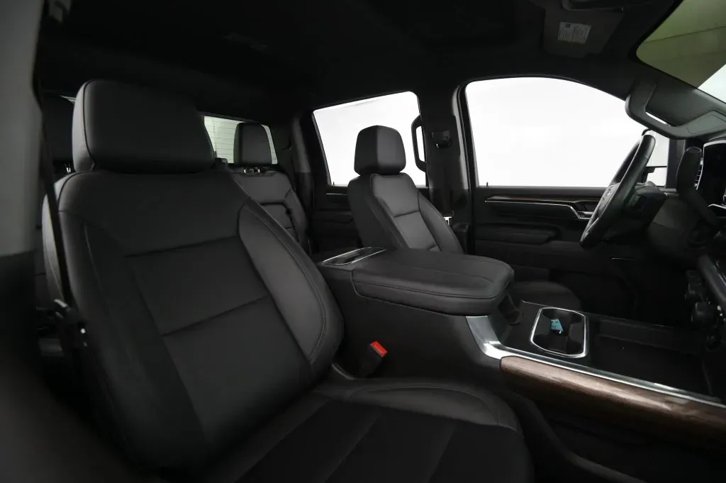 Chevrolet Silverado photo 55