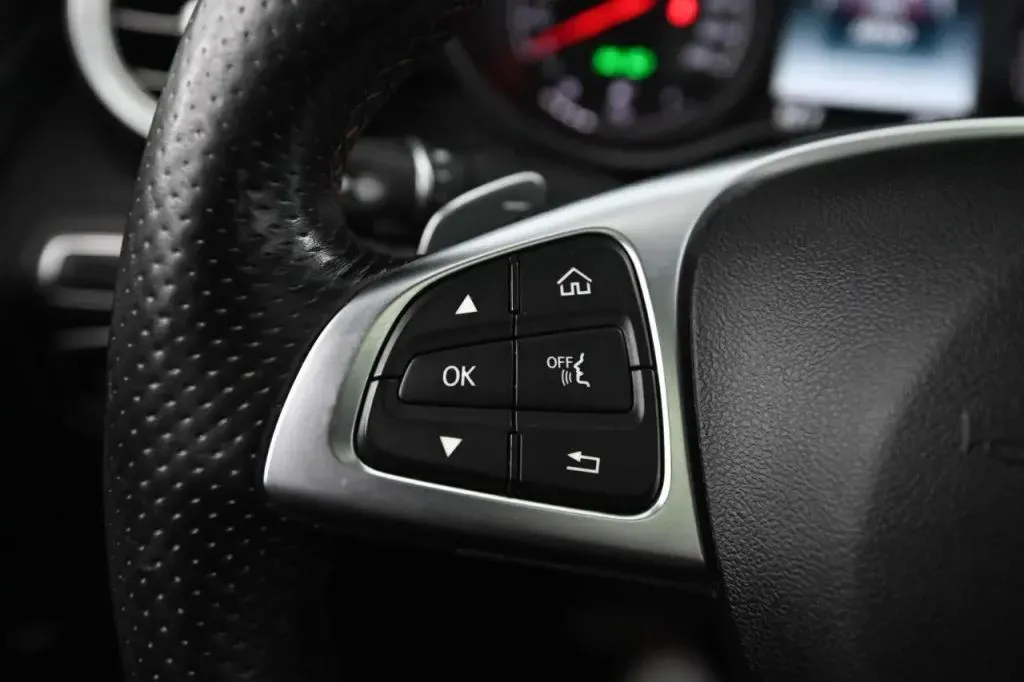 Mercedes-Benz GLC photo 32