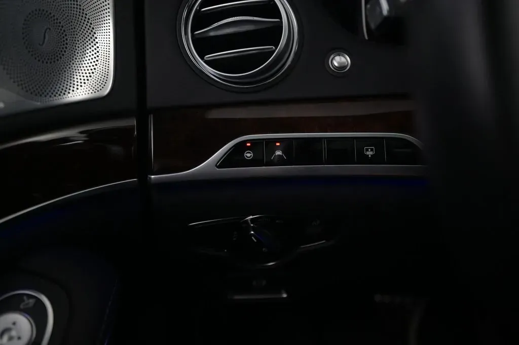 Mercedes-Benz S-Class photo 23