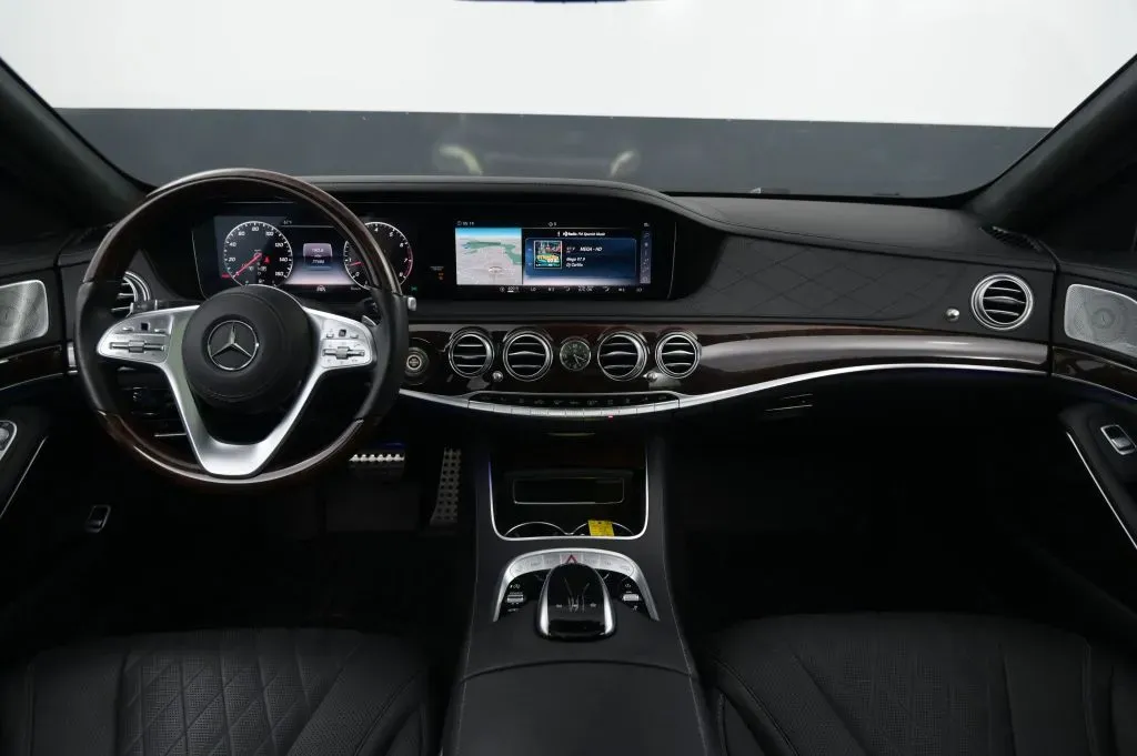 Mercedes-Benz S-Class photo 32