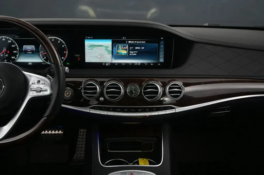 Mercedes-Benz S-Class photo 33