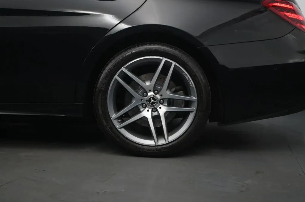 Mercedes-Benz S-Class photo 13