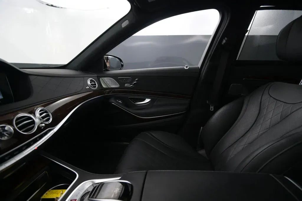 Mercedes-Benz S-Class photo 29