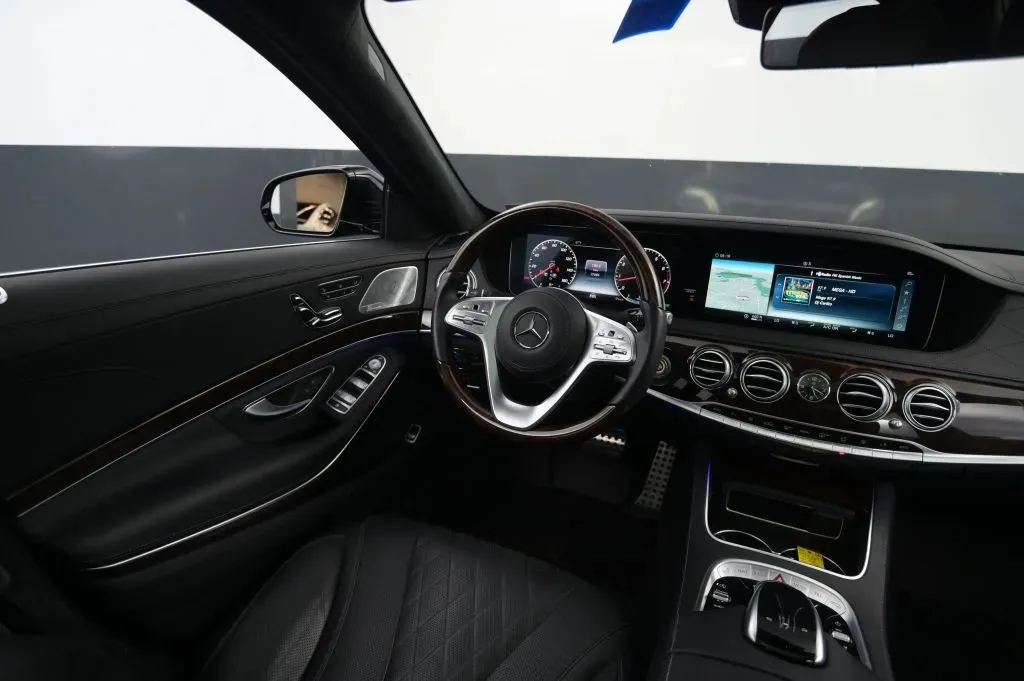 Mercedes-Benz S-Class photo 34