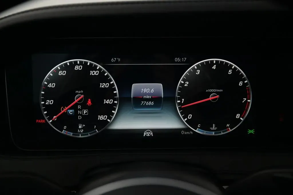 Mercedes-Benz S-Class photo 20