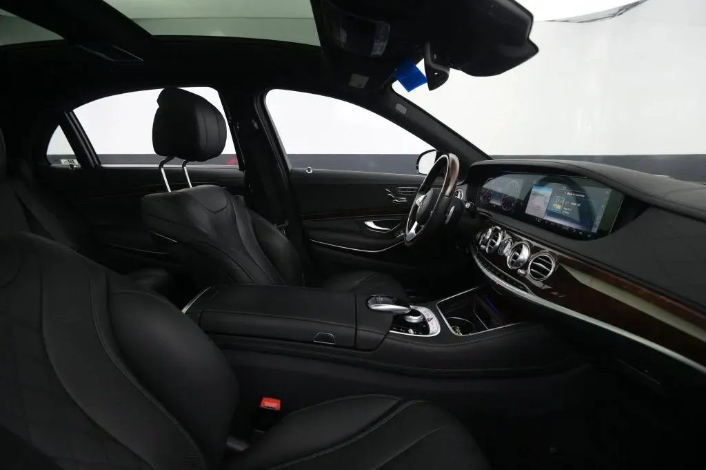 Mercedes-Benz S-Class photo 49