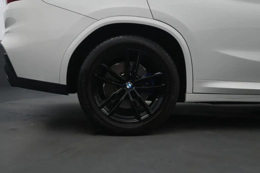 BMW X4 photo 16