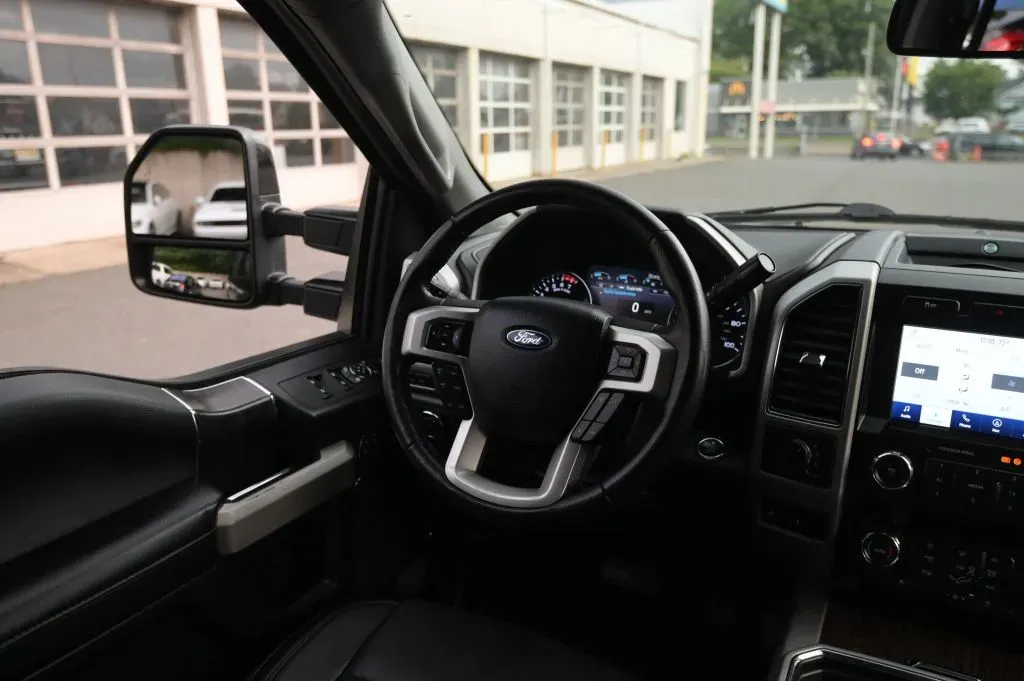Ford F-350 photo 39