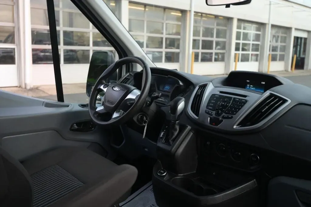 Ford Transit-350 photo 43