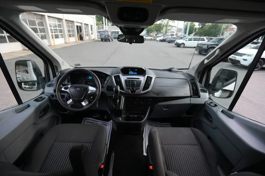Ford Transit-350 photo 33
