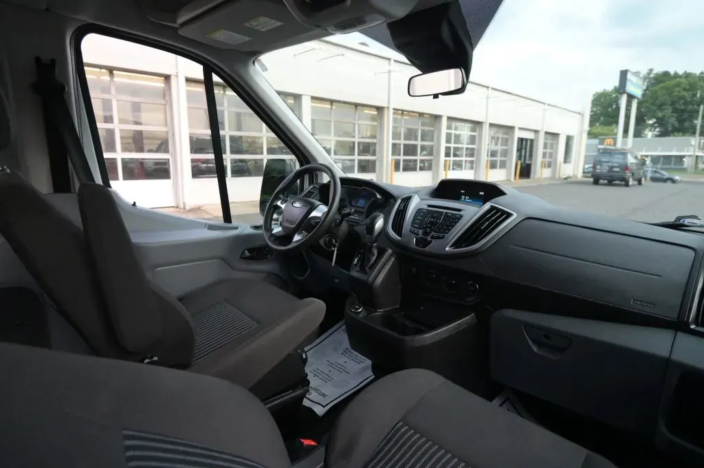 Ford Transit-350 photo 42