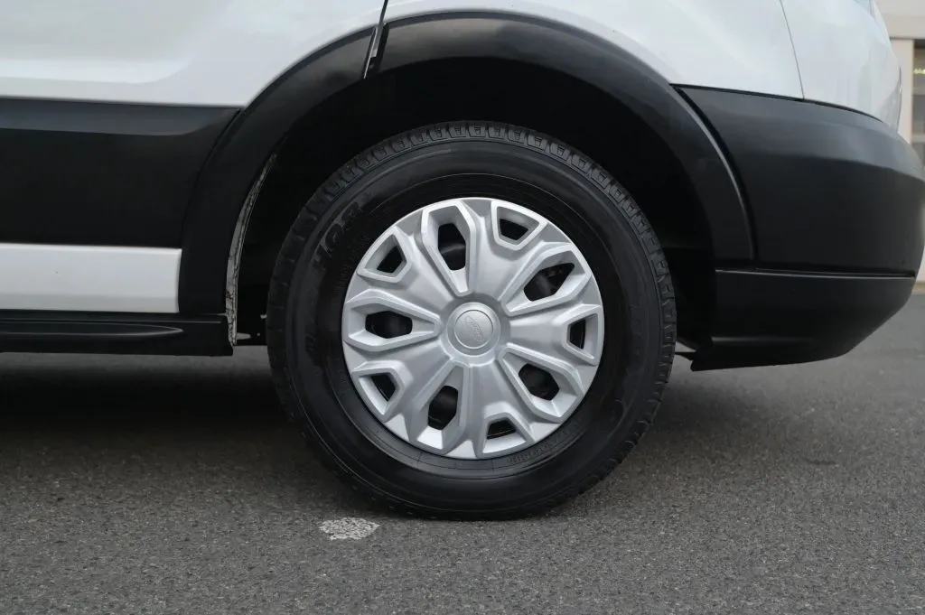 Ford Transit-350 photo 18