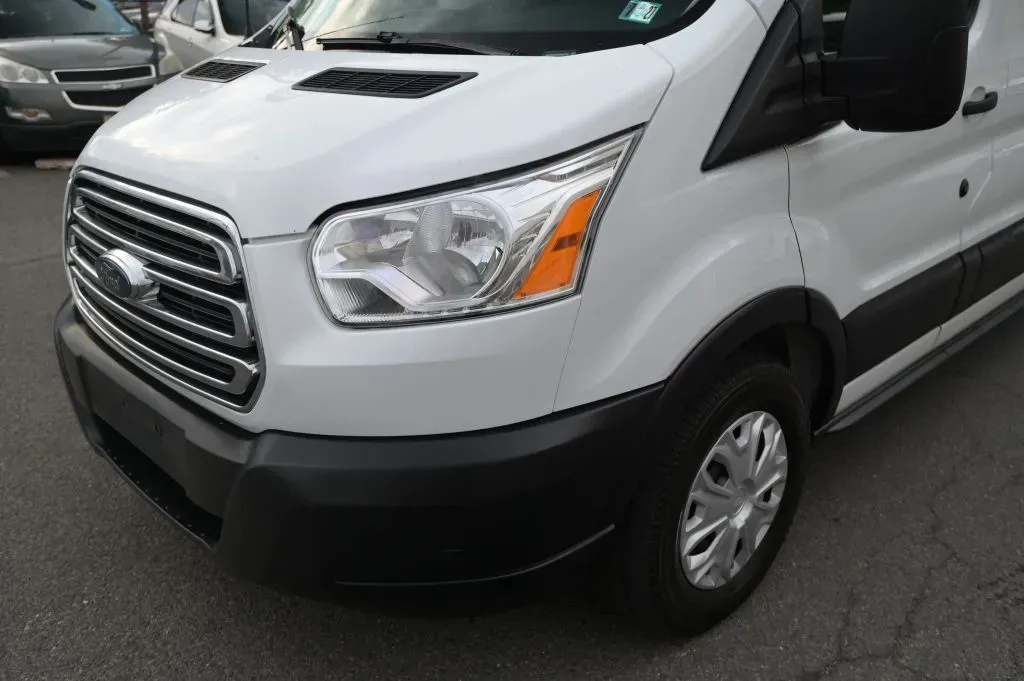 Ford Transit-350 photo 9