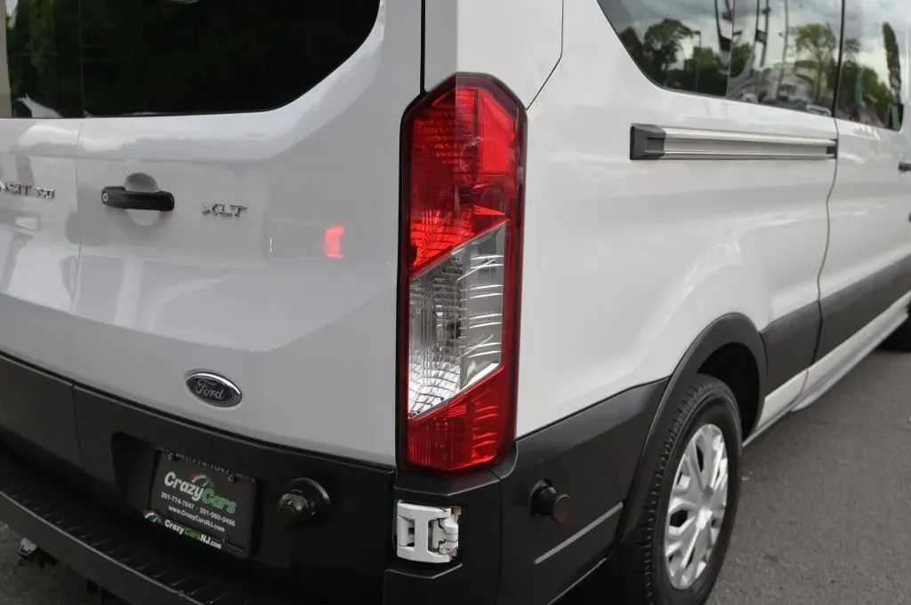 Ford Transit-350 photo 16